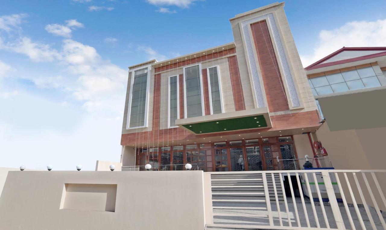 Treebo G K Residency Near Dehradun Railway Station Hotel Ngoại thất bức ảnh